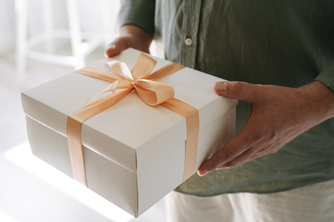 Unique Wedding Gift Ideas for Couples That They’ll Use